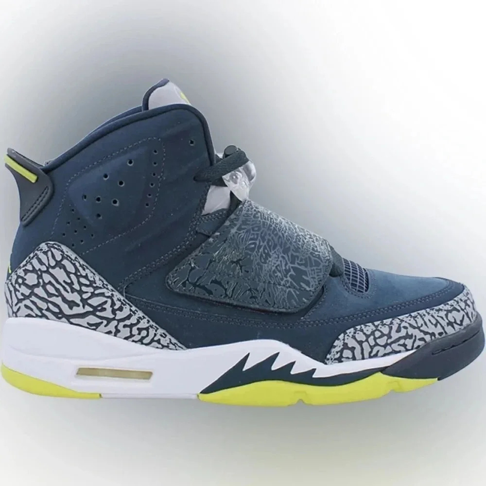 Boy's Kids Jordan Son Of Mars GS 'Armory Navy size 6Y EUC
